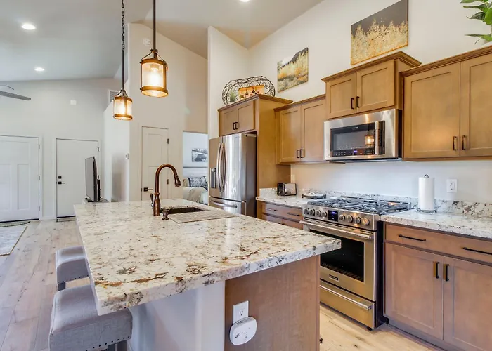Walk To Rainbow Lake: High Country Retreat W/ Deck Holiday home *